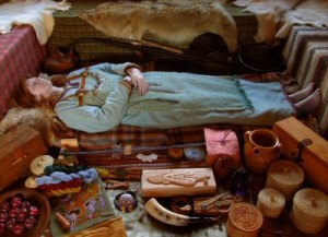 Viking burial from lore-and-saga.co.uk